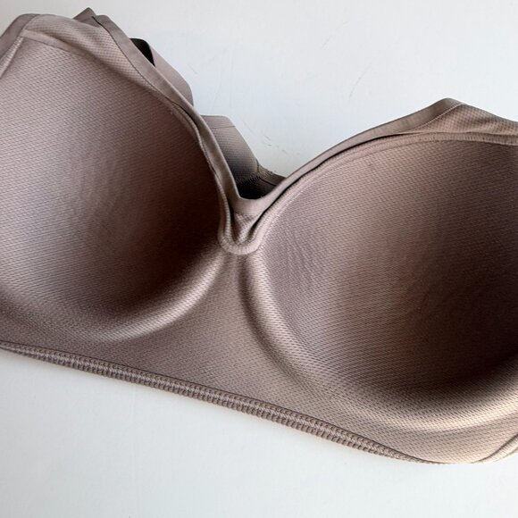 Victoria's Secret VSX Incredible Max™ Sports Bra 32DD Barest Taupe - Picture 12 of 12
